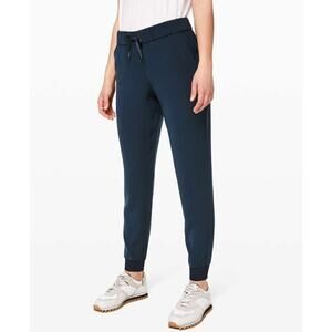 Lululemon On The Fly Jogger